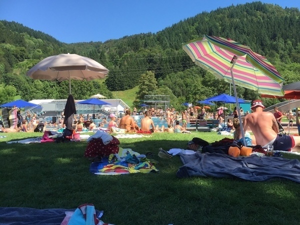  Bildnachweis: Schwimmbad Schönau