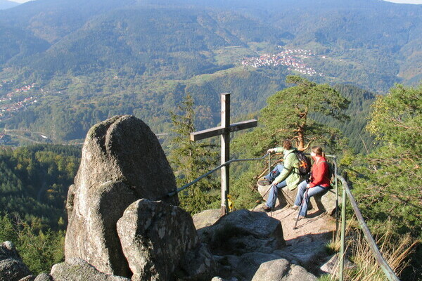 Blick vom Latschigfelsen ins Murgtal Copyright: (�Zweckverband Im Tal der Murg)