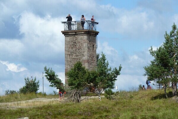 Bismarckturm Hornisgrinde Copyright: (� Tourist-Information Seebach)